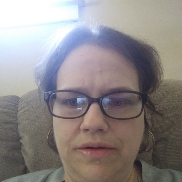 Meet your Posher, Laurie - Picture 4 of 11